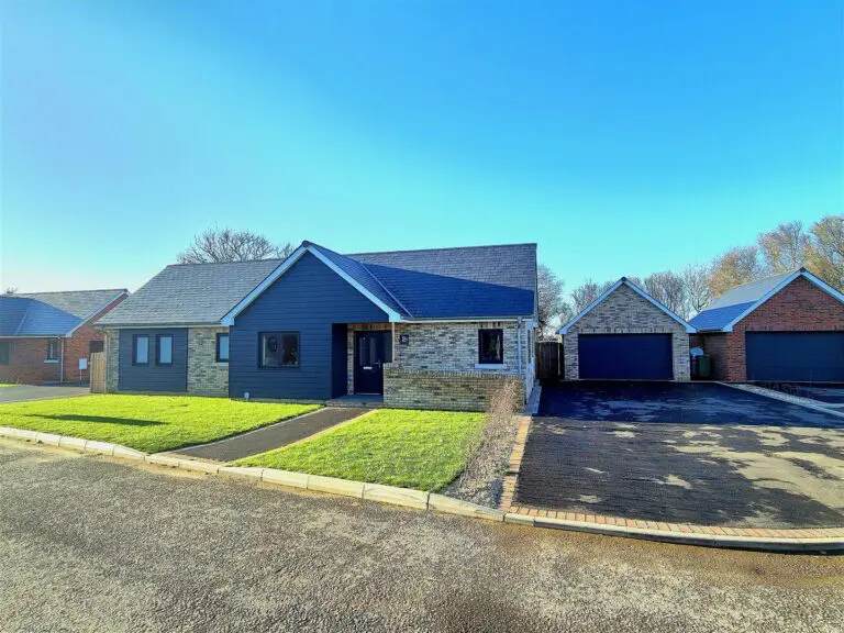 2, Reynards Place