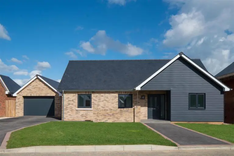 4, Reynards Place