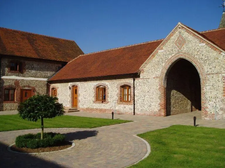 16 Basing Barns