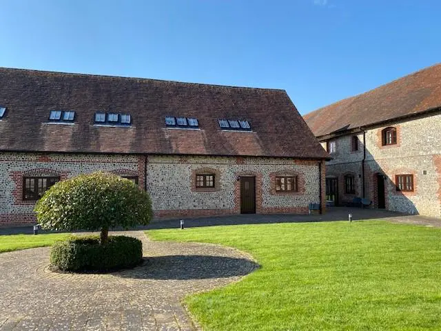 19 Basing Barns